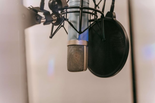 Najlepsi polscy lektorzy audiobooków – wybierz ulubiony głos i książkę w jego wykonaniu